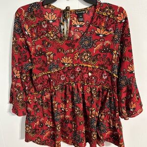 Women’s size petite medium, New Directions Red Floral Blouse.‎ 70s retro. B-13